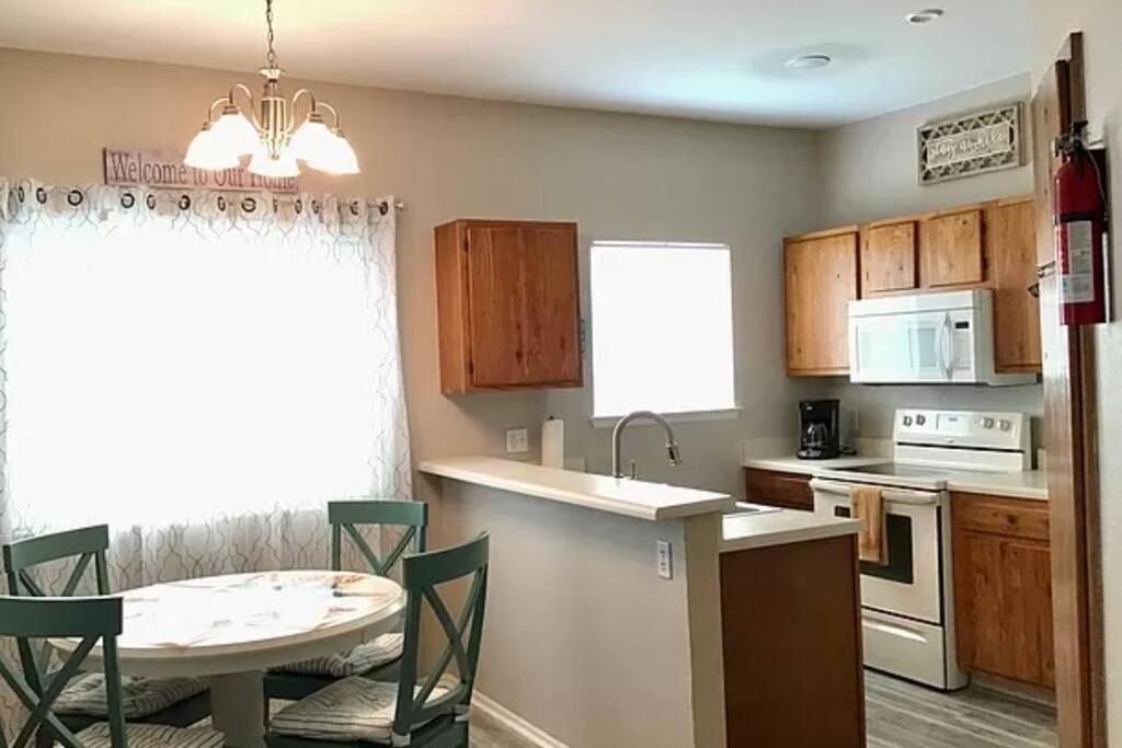 Cozy Beachside Condo With Pool View Corpus Christi Esterno foto